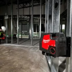 Tools & Equipment Milwaukee 3521-21 REDLITHIUM USB Rechargeable Cordless Green Cross Line Laser