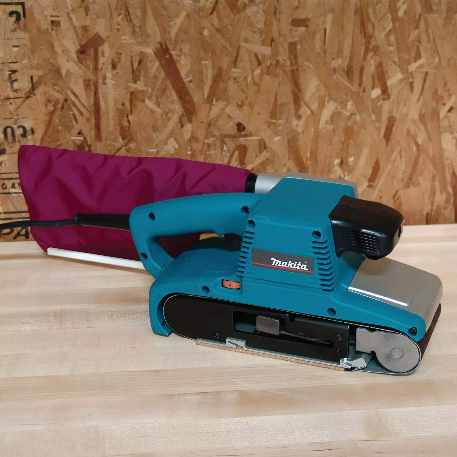 Makita 9404 4'' X 24'' Corded Belt Sander Variable Speed Tools & Equipment 5 Makita 9404 4'' X 24'' Corded Belt Sander Variable Speed Tools & Equipment