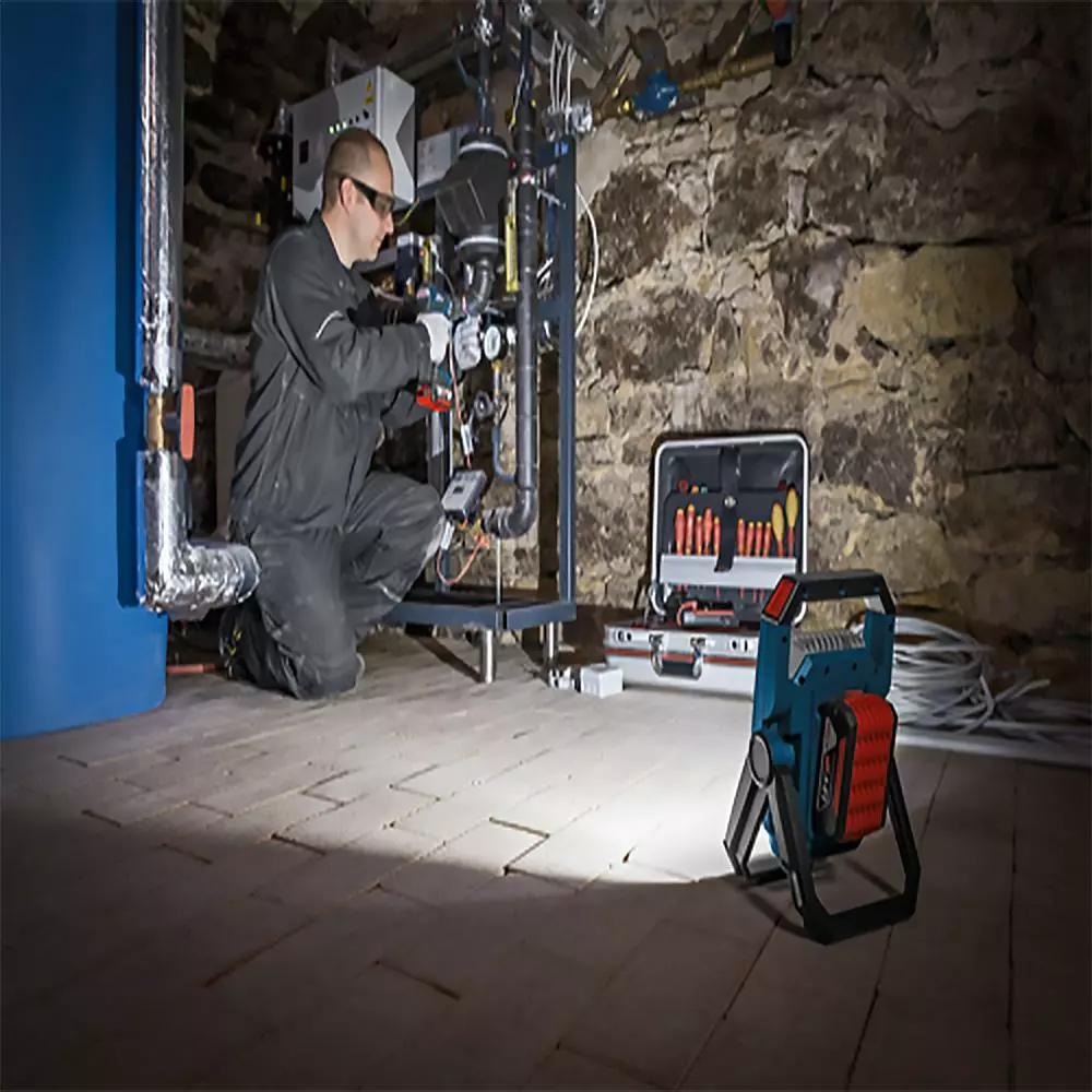 Bosch GLI18V-1900N 18V 1900 Lumens LED Floodlight - Bare Tool 9 Bosch GLI18V-1900N 18V 1900 Lumens LED Floodlight - Bare Tool