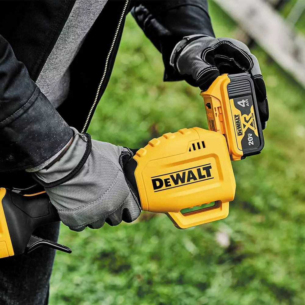 DeWALT DCKO215M1 20V MAX XR Brushless Li-Ion String Trimmer And Blower Combo Kit 12 DeWALT DCKO215M1 20V MAX XR Brushless Li-Ion String Trimmer And Blower Combo Kit