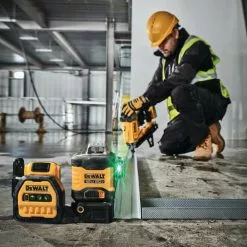 DeWALT DCLE34030G-QU 20V 3 X 360 Cordless Lithium-Ion Cross Line Green Laser Kit
