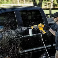 DeWALT DCPW550B 20V MAX 550 PSI Cordless Portable Power Cleaner - Bare Tool Lawn & Outdoor Power