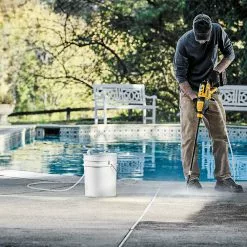 Lawn & Outdoor Power DeWALT DCPW550P1 20V MAX 550 PSI Cordless Versatile Portable Power Cleaner Kit