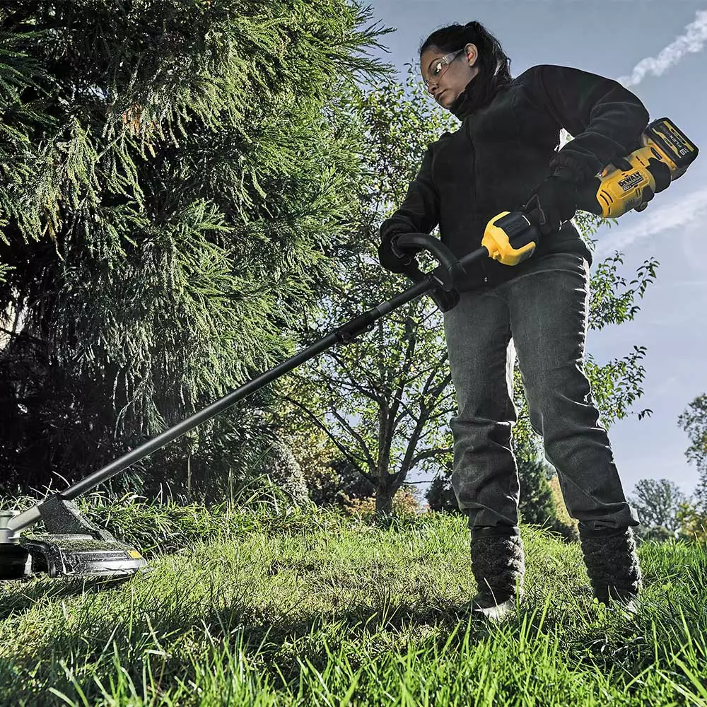 DeWALT DCST972X1 60V MAX 17" Brushless Attachment Capable String Trimmer Kit Lawn & Outdoor Power 8 DeWALT DCST972X1 60V MAX 17" Brushless Attachment Capable String Trimmer Kit Lawn & Outdoor Power