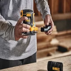 DeWALT DCW200D1 20V MAX XR 1/4 Sheet Cordless Durable Variable Speed Sander Kit Tools & Equipment