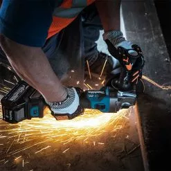 Tools & Equipment Makita GAG04M1 40V MAX XGT 4-1/2” / 5" Brushless Angle Grinder Kit W/ Brake 20 Tools & Equipment Makita GAG04M1 40V MAX XGT 4-1/2” / 5