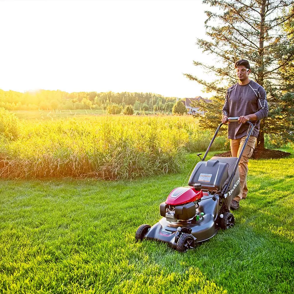 Honda HRN216VKA 21 In 170cc 3-in-1 Self Propelled Gas Lawn Mower W/ Auto Choke - Reconditioned 4 Honda HRN216VKA 21 In 170cc 3-in-1 Self Propelled Gas Lawn Mower W/ Auto Choke - Reconditioned