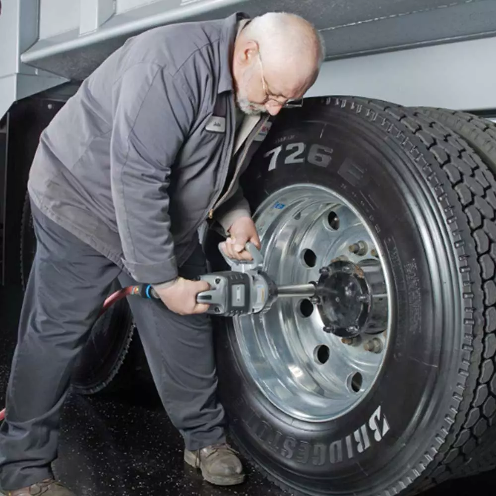 Ingersoll-Rand Tools & Equipment Ingersoll Rand IR285B-6 1" Heavy Duty Air Impact Wrench Gun 6" Extended Anvil 9 Ingersoll-Rand Tools & Equipment Ingersoll Rand IR285B-6 1" Heavy Duty Air Impact Wrench Gun 6" Extended Anvil