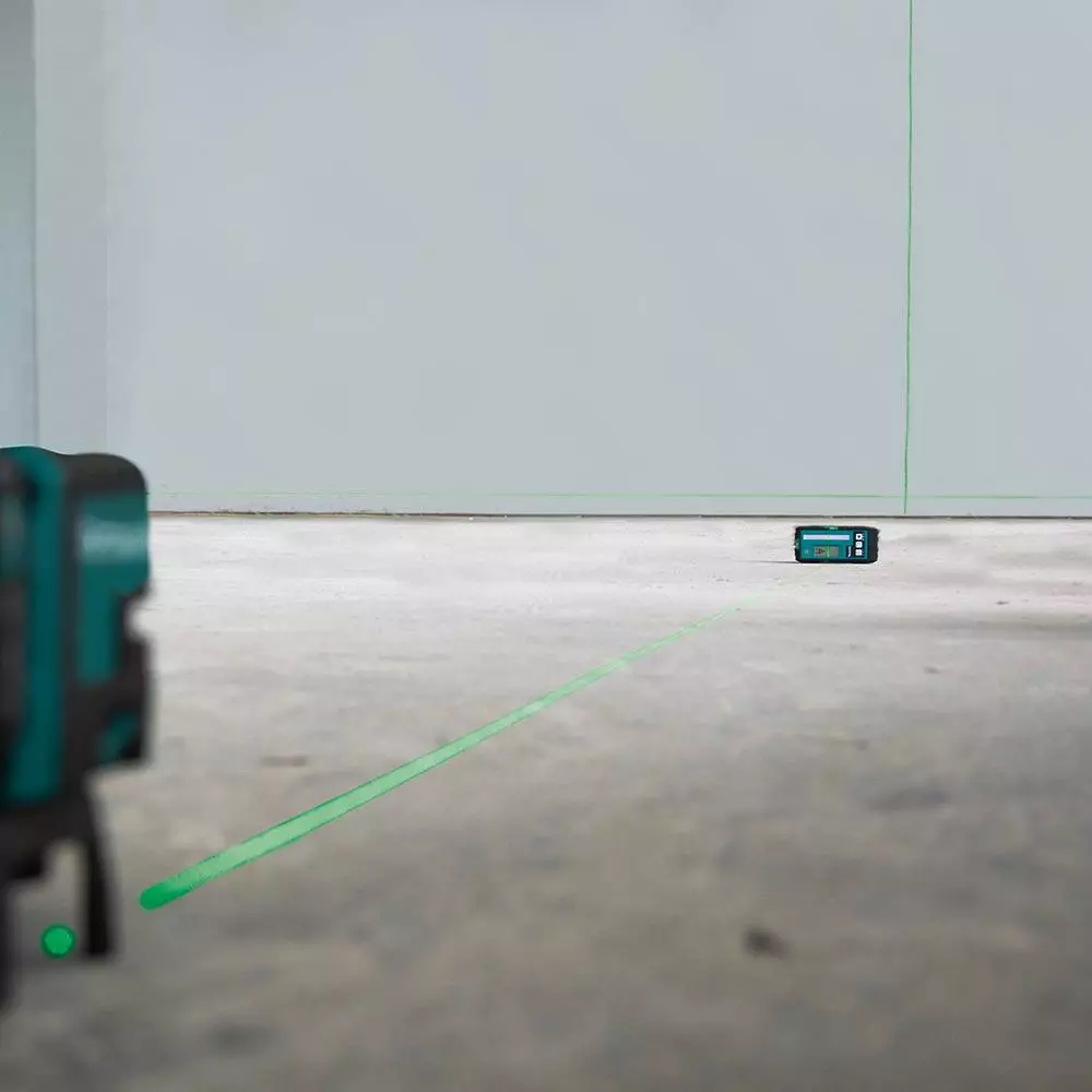 Tools & Equipment Makita LE00855702 262 Foot Rubberized Housing Green/Red Line Laser Detector 20 Tools & Equipment Makita LE00855702 262 Foot Rubberized Housing Green/Red Line Laser Detector