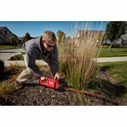 Milwaukee 2726-21HD M18 FUEL 18V 24-Inch Ergonomic Hedge Trimmer Kit Lawn & Outdoor Power 27 Milwaukee 2726-21HD M18 FUEL 18V 24-Inch Ergonomic Hedge Trimmer Kit Lawn & Outdoor Power