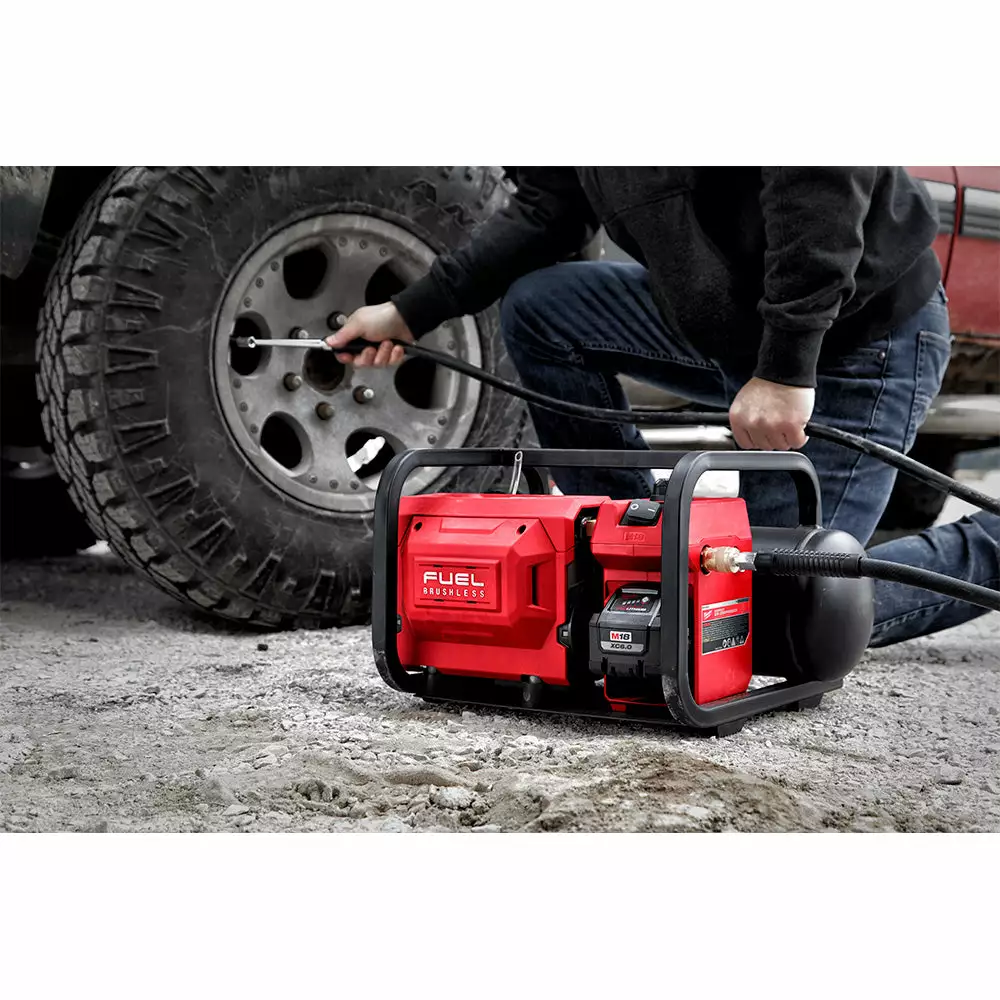 Milwaukee 2840-20 M18 FUEL 18V 2 Gallon Quiet Air Compressor - Bare Tool 10 Milwaukee 2840-20 M18 FUEL 18V 2 Gallon Quiet Air Compressor - Bare Tool