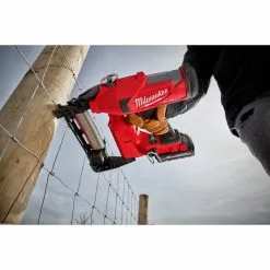 Milwaukee 2843-22 M18 18V FUEL Li-Ion Cordless Utility Fencing Stapler Kit Tools & Equipment
