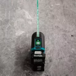 Makita SK105GDNAX 12 Volt Max 2.0 Ah CXT Cordless Green Beam Laser Kit Tools & Equipment