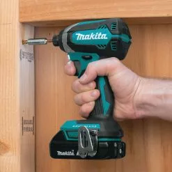 Makita XT269R 18-Volt 2.0 Ah LXT Lithium-Ion Brushless Cordless Combo Kit - 2pc