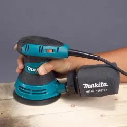 Tools & Equipment Makita BO5031K 5-Inch 3.0 Amp Variable Speed Control Random Orbit Sander Kit