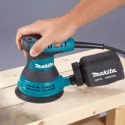 Tools & Equipment Makita BO5031K 5-Inch 3.0 Amp Variable Speed Control Random Orbit Sander Kit