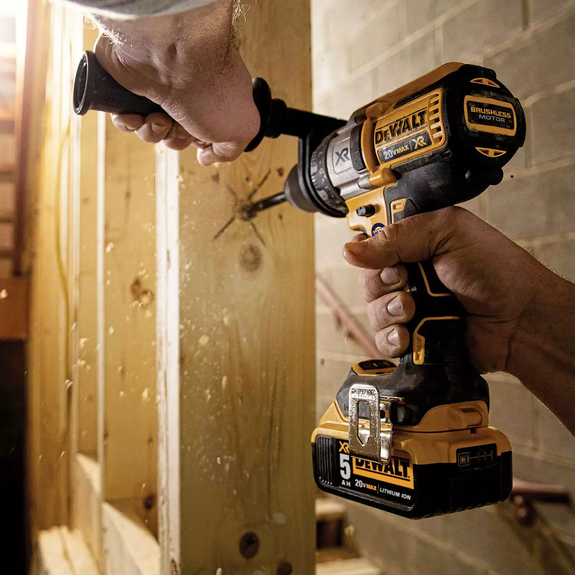 DeWALT DCD991P2 20V 1/2-Inch 3-Speed 5.0Ah Lithium-Ion Drill/Driver Kit 10 DeWALT DCD991P2 20V 1/2-Inch 3-Speed 5.0Ah Lithium-Ion Drill/Driver Kit