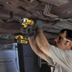 DeWALT DCF883B 20V MAX Lithium-Ion 3/8-in Impact Wrench - Bare Tool