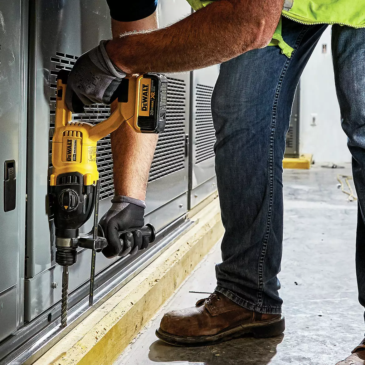 DeWALT DCH133B 20V 1-Inch D-Handle XR Brushless Rotary Hammer - Bare Tool Tools & Equipment 9 DeWALT DCH133B 20V 1-Inch D-Handle XR Brushless Rotary Hammer - Bare Tool Tools & Equipment