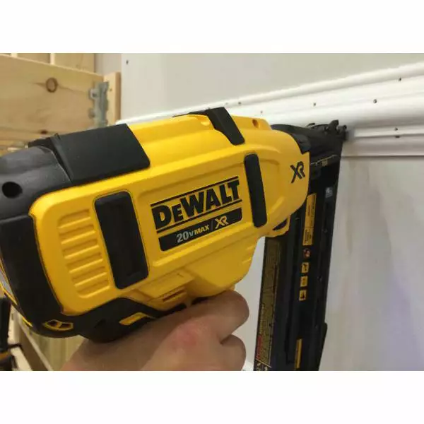 DeWALT DCN660B 20V MAX XR 16-Guage 2-1/2" Li-Ion Angled Finish Nailer -Bare Tool 6 DeWALT DCN660B 20V MAX XR 16-Guage 2-1/2" Li-Ion Angled Finish Nailer -Bare Tool