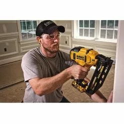 DeWALT DCN660D1 20V MAX XR 16-Guage 2-1/2