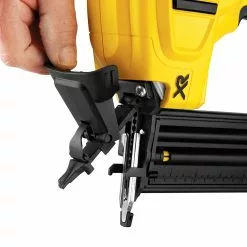 DeWALT DCN680B 20V MAX XR 18-Gauge Cordless Brad Nailer - Bare Tool 18 DeWALT DCN680B 20V MAX XR 18-Gauge Cordless Brad Nailer - Bare Tool