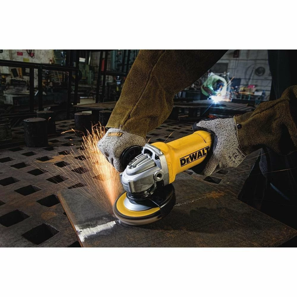 DeWALT DWE402K 4-1/2-Inch 11-Amp Angle Grinder Kit 8 DeWALT DWE402K 4-1/2-Inch 11-Amp Angle Grinder Kit