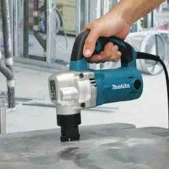 Makita JN3201 6.2 Amp 10 Gauge 1.300 Spm 81dB Small Cutting Corded Nibbler Kit