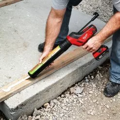 Milwaukee 2641-20 M18 18V 10-Ounce Caulk And Adhesive Gun - Bare Tool