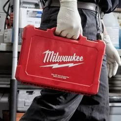 Tools & Equipment Milwaukee 48-22-9508 3/8-Inch Drive Durable Metric Ratchet And Socket Set - 32pc