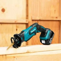 Makita XRJ01T 18-Volt 1/2-Inch 5.0Ah Lithium-Ion Cordless Reciprocating Saw Kit Tools & Equipment