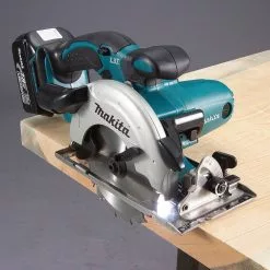 Makita XSS03Z 18-Volt 5-3/8-Inch Lithium-Ion Circular Trim Saw, - Bare Tool Tools & Equipment